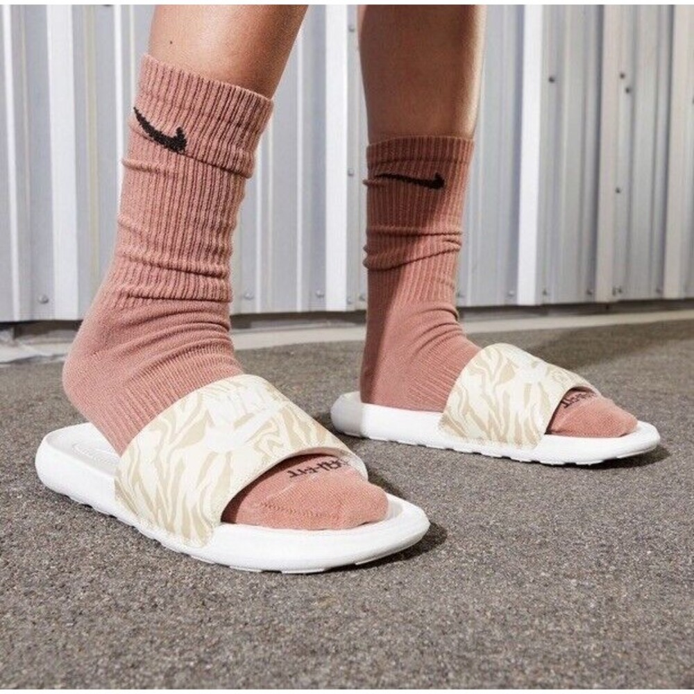 Nike Victori One Print Slip On Slides Sandals CN9676-105 New In Box
